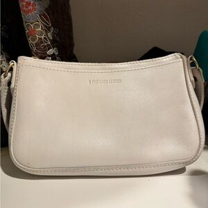 Portland leather pearl “Lucy”